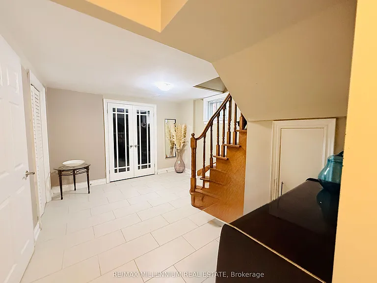23 Monclova Rd #BASEMENT — Photo 10