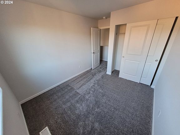 4th image of 3435 NE 120th Cir
