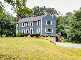 5 Carpenter Hill Rd, Mendon, MA 01756
