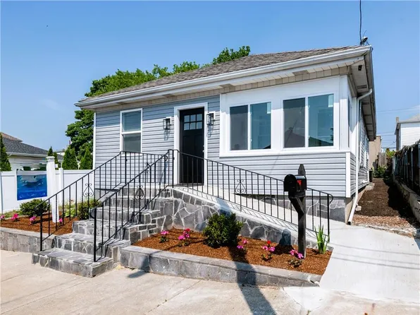 122 S Blossom St, East Providence, RI 02914