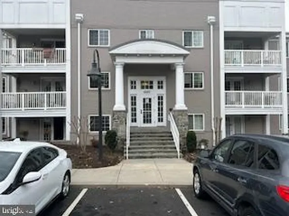 4167 S Four Mile Run Dr Unit 401, Arlington, VA 22204