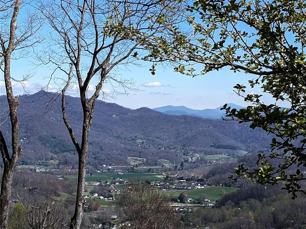 40 Dorchester Rd, Waynesville, NC 28785