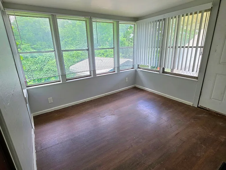 1706 Tilden Ave — Photo 7