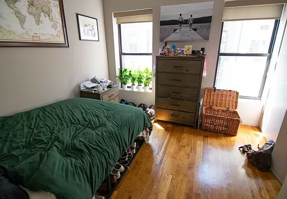 2nd image of 164 E 112th St APT 4D