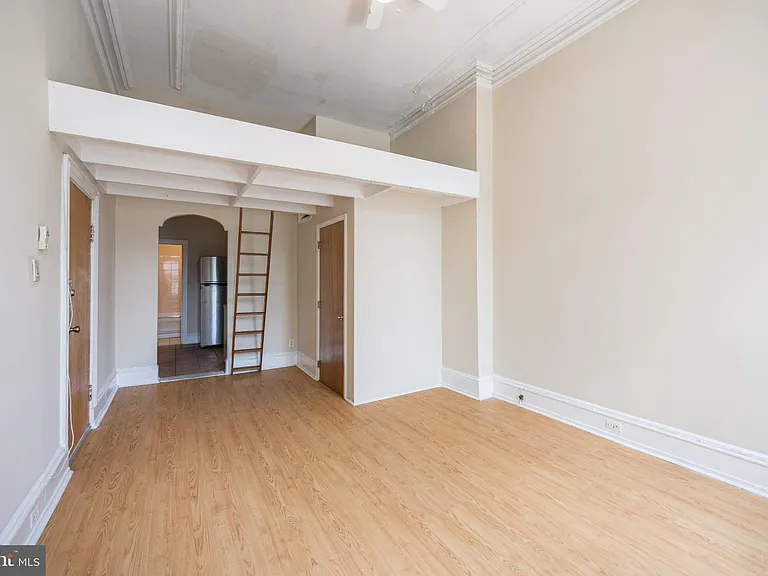 1933 Spring Garden St #1F — Photo 2