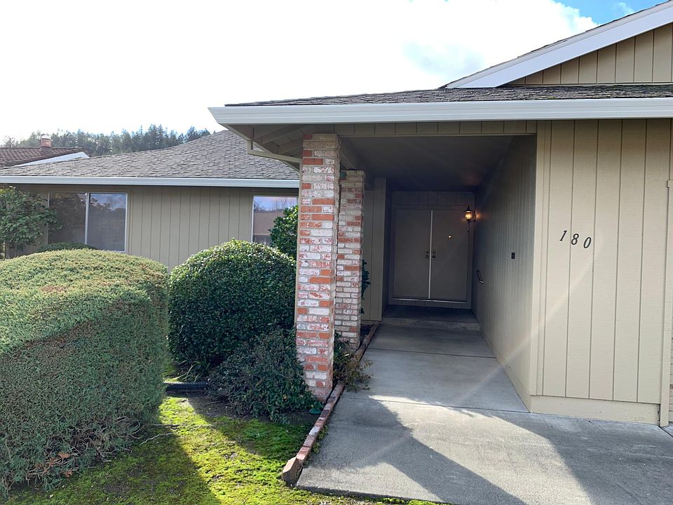 2nd image of 180 Oak Island Dr