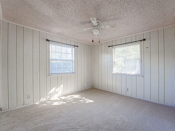 3rd image of 2906 Windmill Ln
