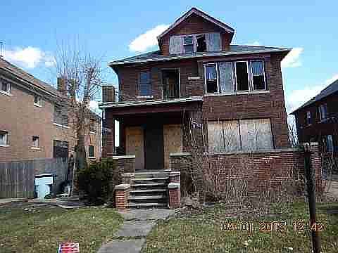 3856 Lakewood