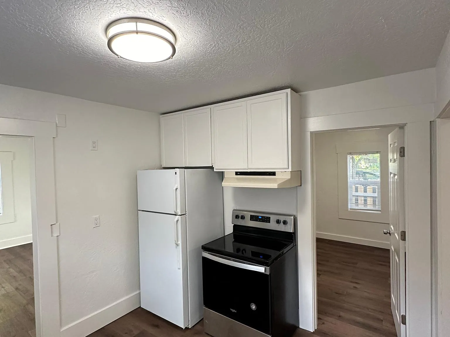 888 Highland Ave NE — Photo 4