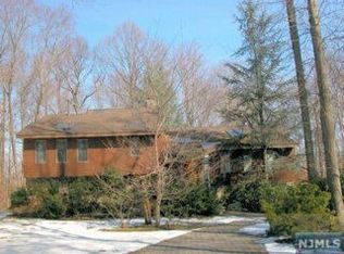 4 Paris Ave, Rockleigh, NJ 07647