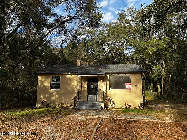 7527 Tampa Ave — Photo 1