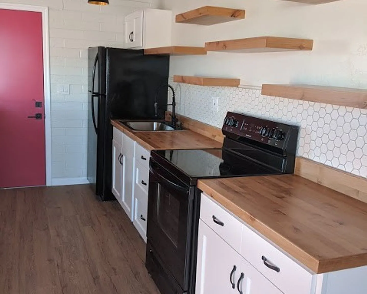 2 bed, 1.0 bath, 850 sqft, $1,150 — Photo 2