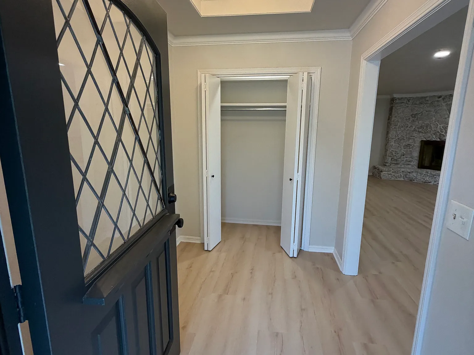 2 bed, 1950 sqft, $2,095 — Photo 4