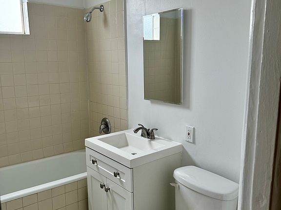 4th image of 2300 Bellevue Ave APT 3