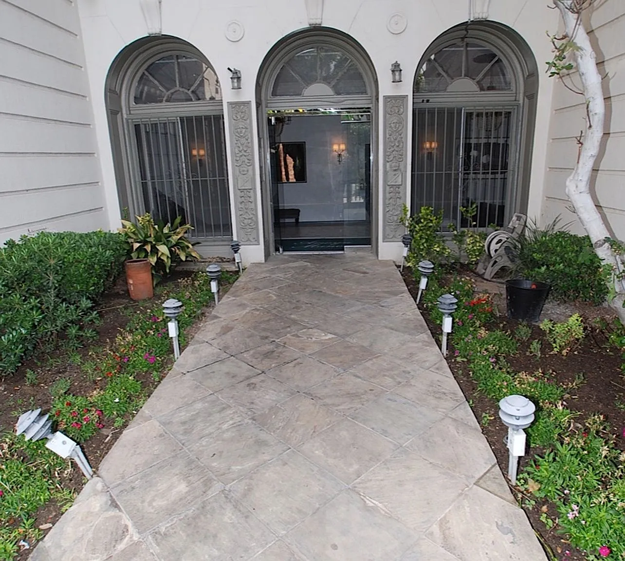 Arwyn Manor — Photo 3