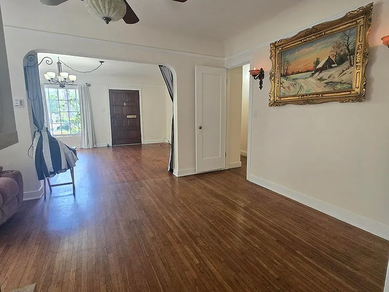 Warm & Welcoming Home Near Melrose with Room to Live, Work & Create — Photo 6
