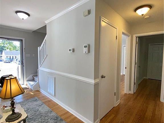 5th image of 3306 Castlebury Dr