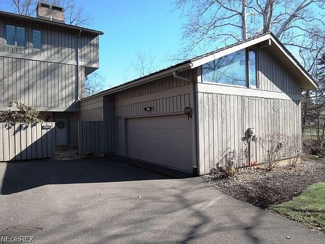 1st image of 725-4 Claridge Ln