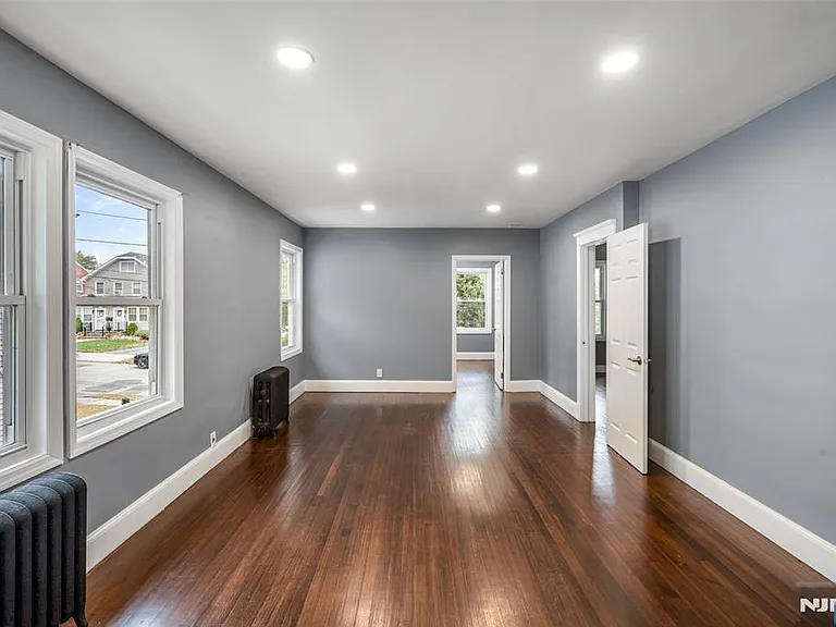 402 Morse Ave #2 — Photo 3