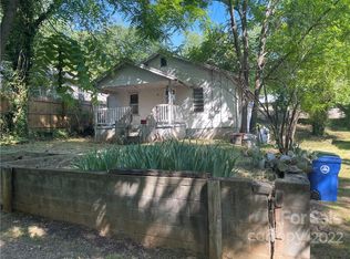 8 Church St W, Candler, NC 28715