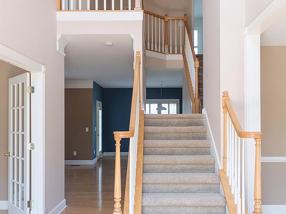 2nd image of 146 Richards Glen Dr