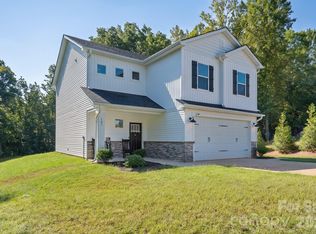 197 Winding Cedar Dr, Statesville, NC 28677