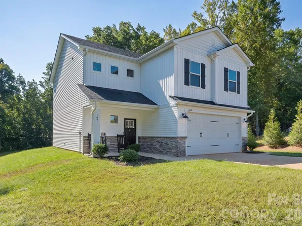197 Winding Cedar Dr, Statesville, NC 28677