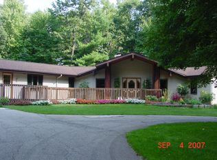 6060 Pickerel Dr NE, Rockford, MI 49341