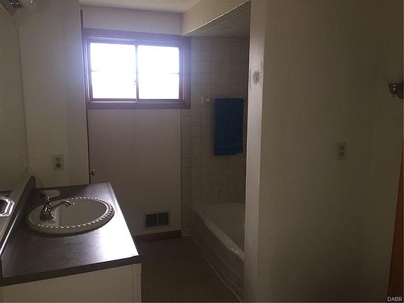 2nd image of 4043 Sunbeam Ave