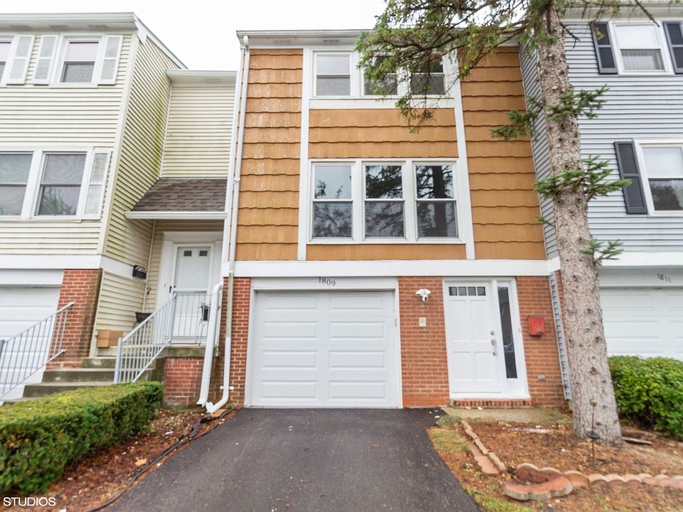 1st image of 1809 Bromley Ct