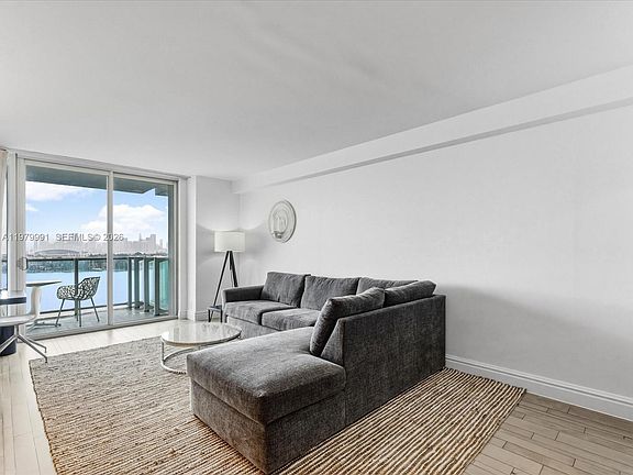 3rd image of 1100 West Ave #1414
