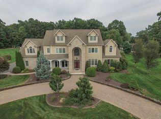 42 Sean Louis Cir, West Springfield, MA 01089