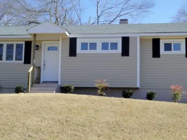 7001 Bishop Dr, Capitol Heights, MD 20743