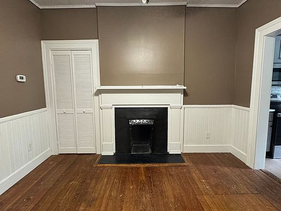 3rd image of 114 W Henry St #B