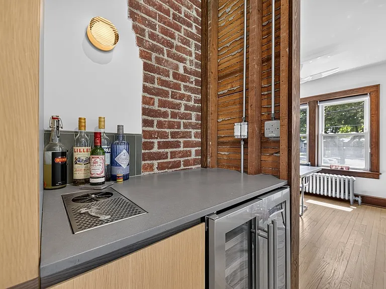 36 W Center St — Photo 15
