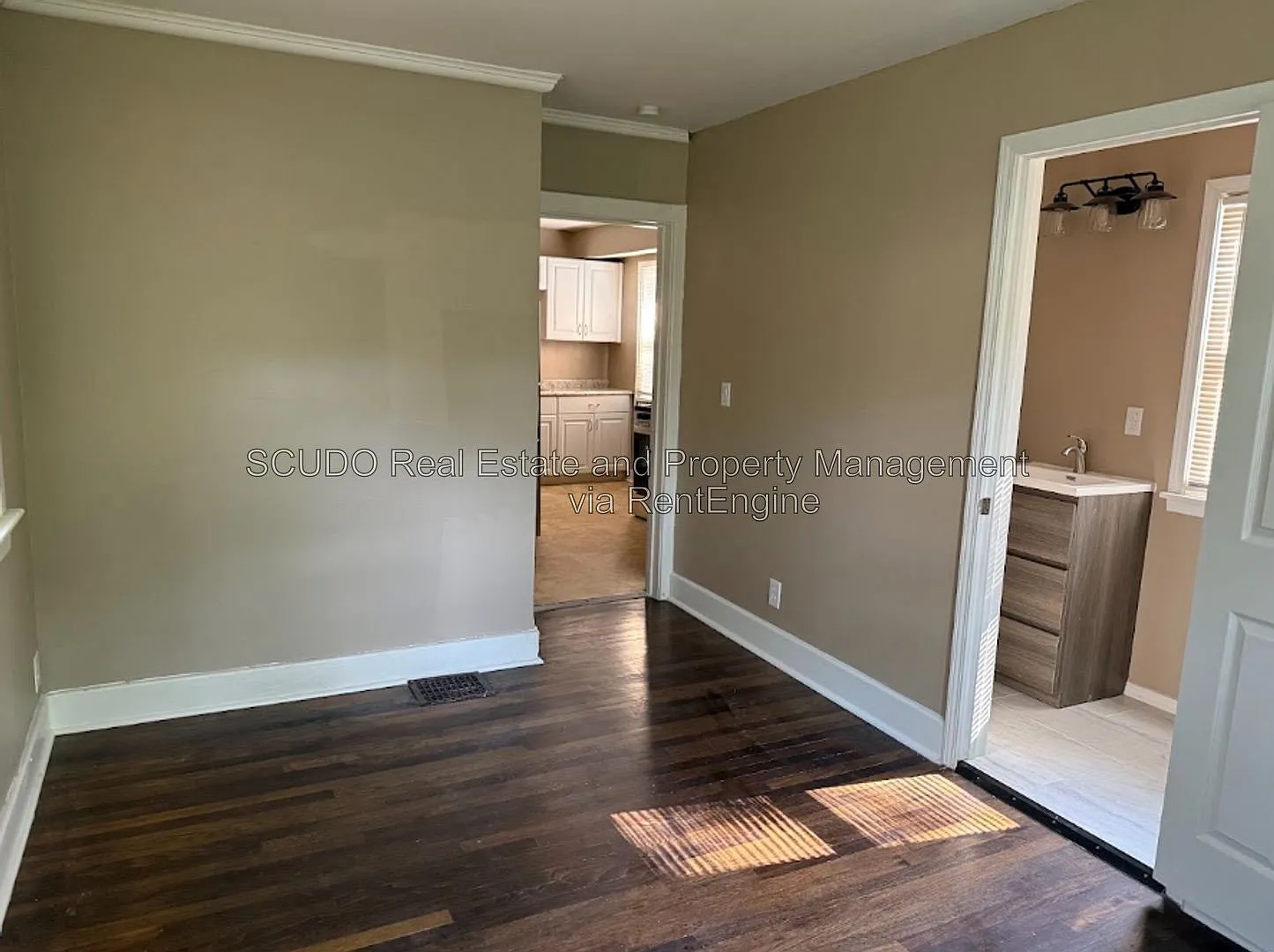 3 bed, 2.0 bath, 2288 sqft, $1,500 — Photo 2