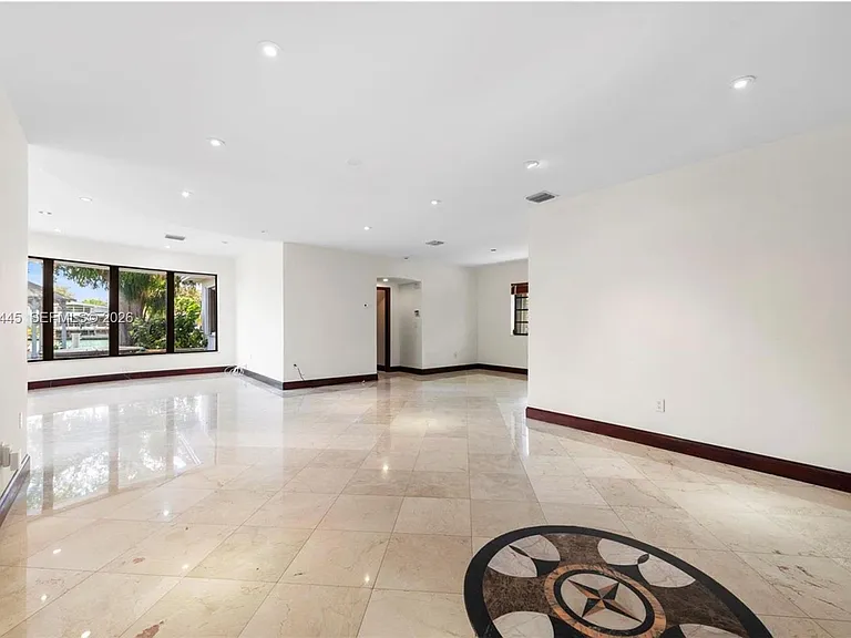 540 S Shore Dr — Photo 25