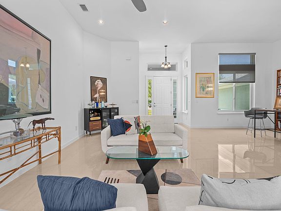5th image of 132 Bottlebrush Dr
