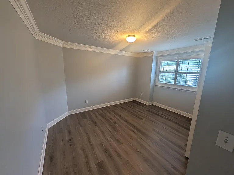 9 Summerdale Dr — Photo 2