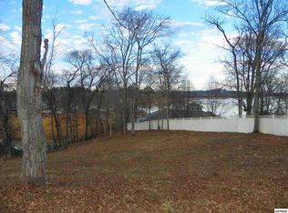 2105 Bridge View Dr, Dandridge, TN 37725