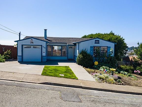2nd image of 412 Vista Mar Ave