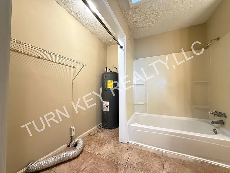 127 Avalon Ave — Photo 14