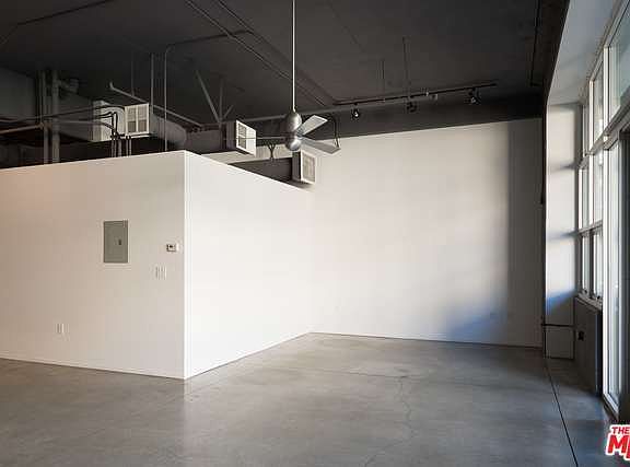 4th image of 1130 S Flower St APT 201
