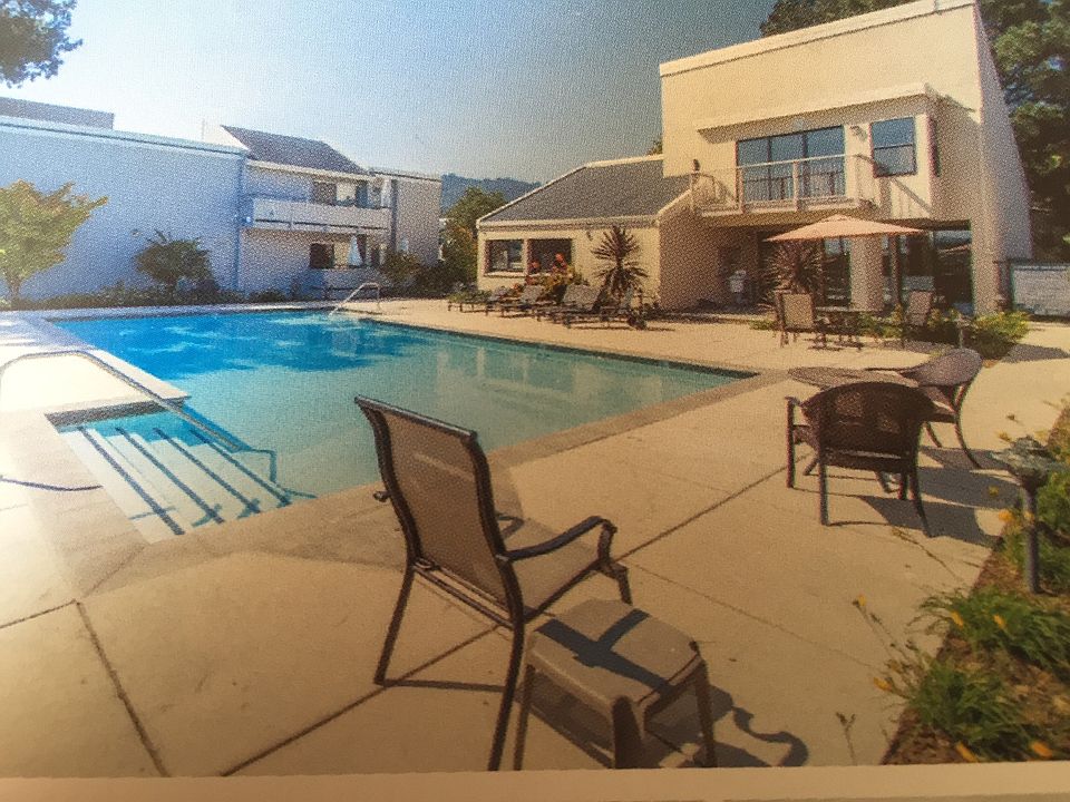 2nd image of 266 Larkspur Plaza Dr #266