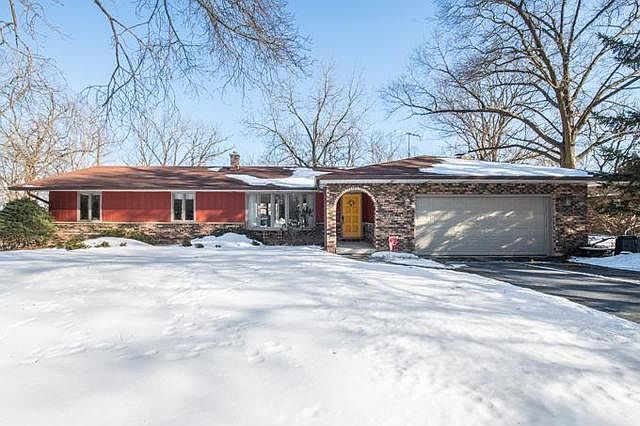 1st image of 501 Deerpath Dr