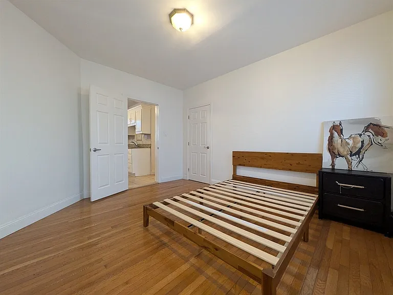 182 Green St #2 — Photo 10