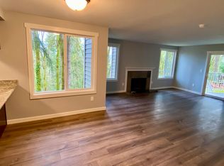 15248 SE 43rd St APT D102, Bellevue, WA 98006