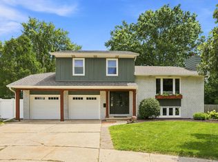 4415 Montclair Ct, Bettendorf, IA 52722
