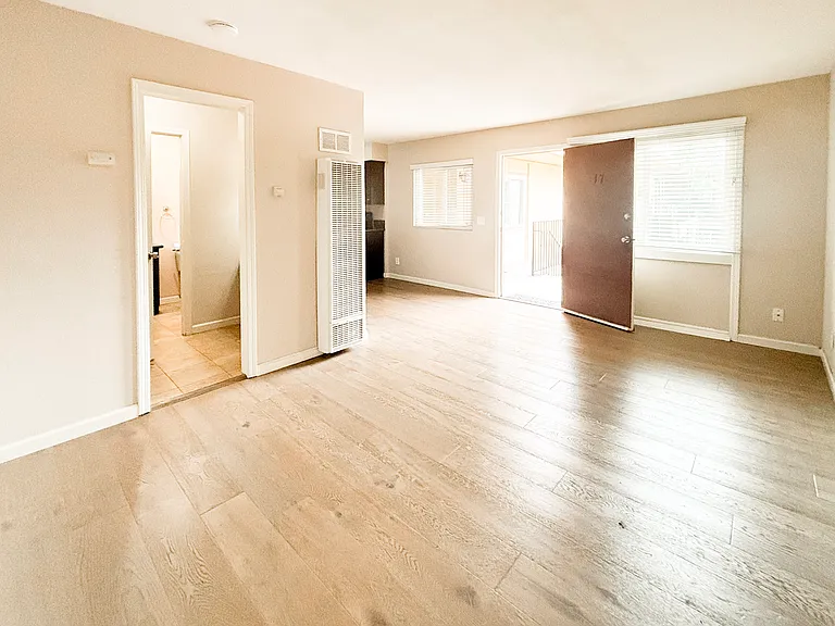 2877 A St #17 — Photo 2