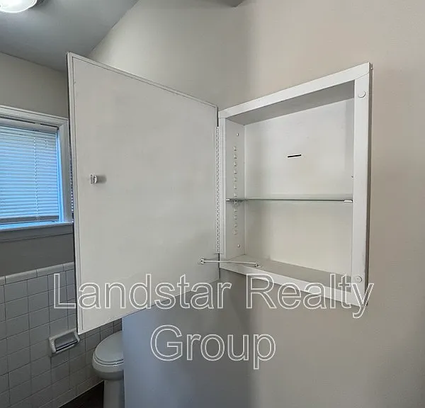 3221 Kemmons Dr #2 — Photo 24